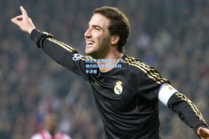 纳达尔关键破发点力克德约科维奇 晋级法网半决赛