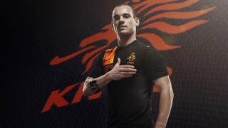 情感攻势成关键筹码，多特蒙德高层全力挽留后防核心施洛特贝克