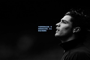 中超联赛激战正酣，争冠保级悬念迭起，本土新星闪耀赛场