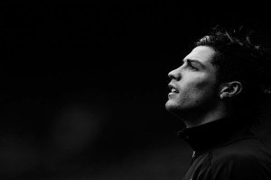 英超激战正酣，曼城绝杀登顶，阿森纳憾平丢分