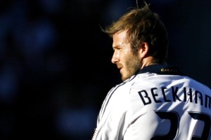 体育早报，一夜倒退11年，传统强队遭遇历史性溃败